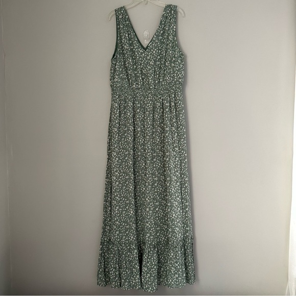 Tuchuzy Green and White Floral Maxi Dress V neck - Picture 6 of 7